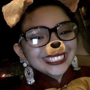 Meet your Posher, Perla